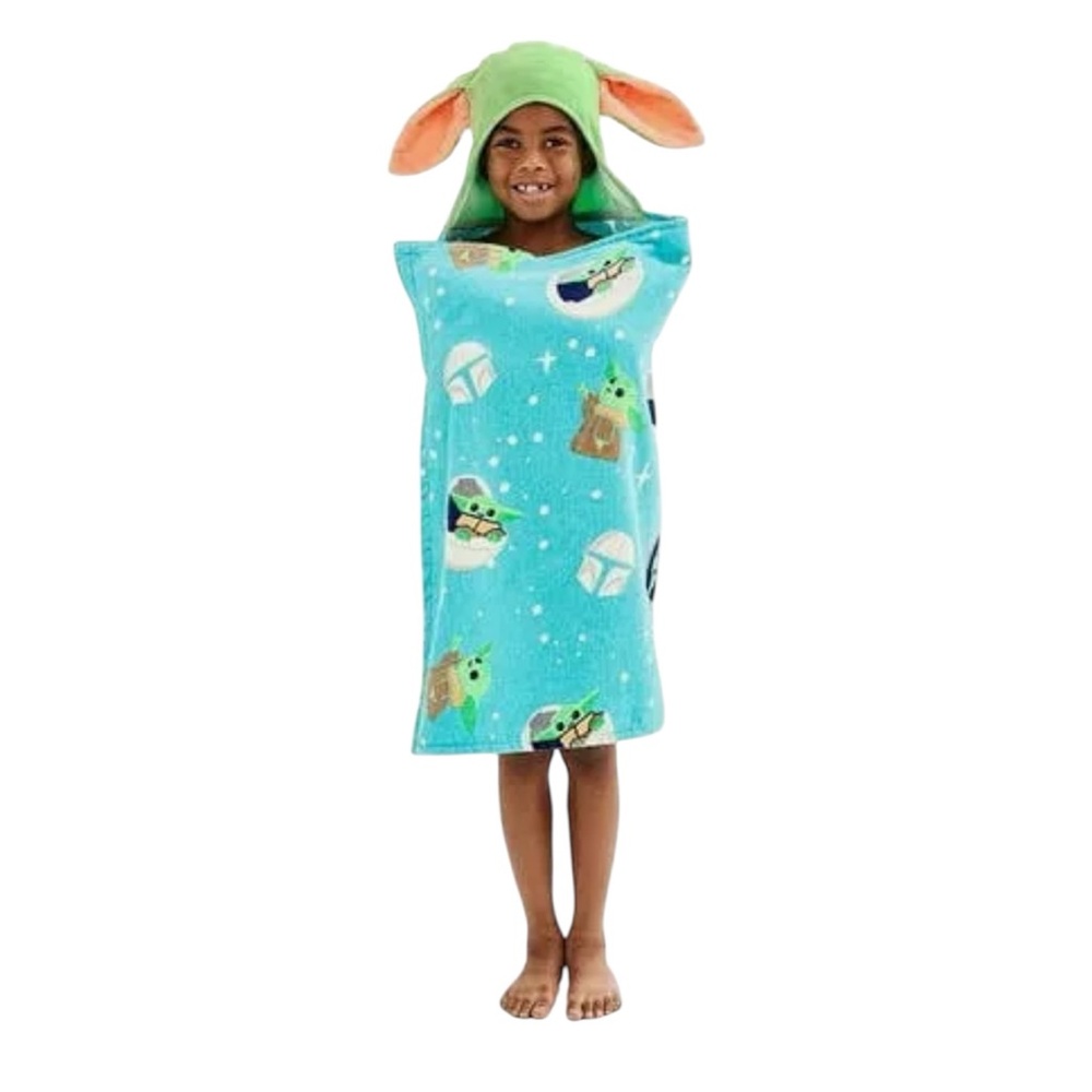 Star Wars The Mandalorian Hooded
Bath Wrap by The Big One